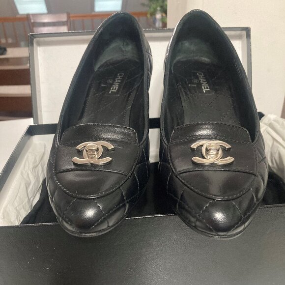 CHANEL Black Quilted Leather Interlocking CC Logo size 8.5 - Picture 1 of 7